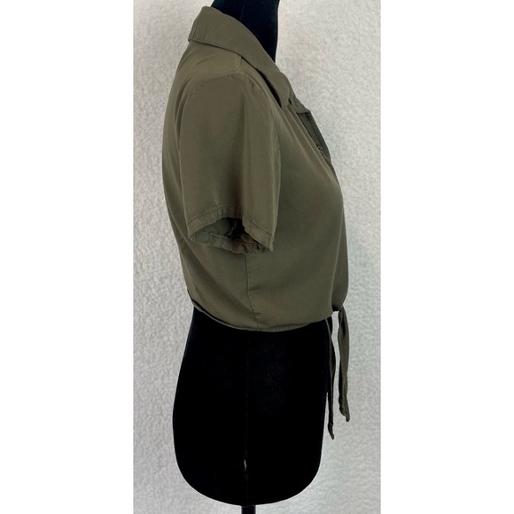 AMERICAN APPAREL • Army Green Tie Front Button-Up Cropped Top - Picture 8 of 16